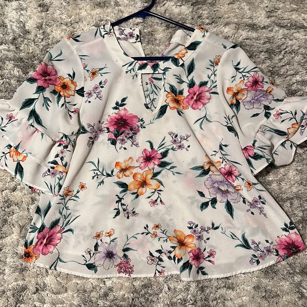 scalloped sleeved floral shirt